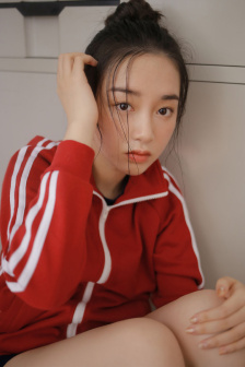 守寡的岳引诱我岳潮湿的肥厚小